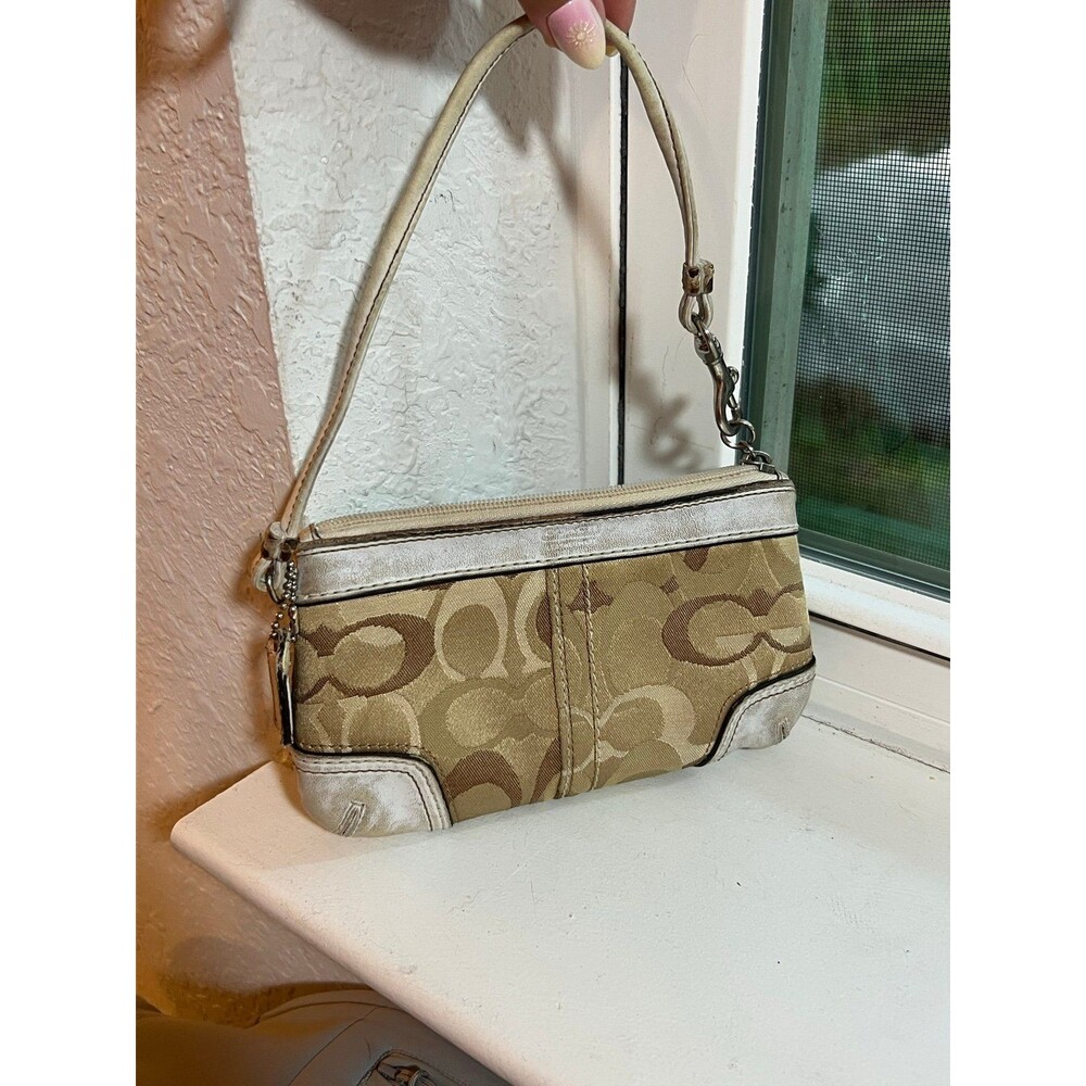 Vintage Coach Y2K Tan and Cream Canvas and Leather Wristlet Wallet - Picture 2 of 10